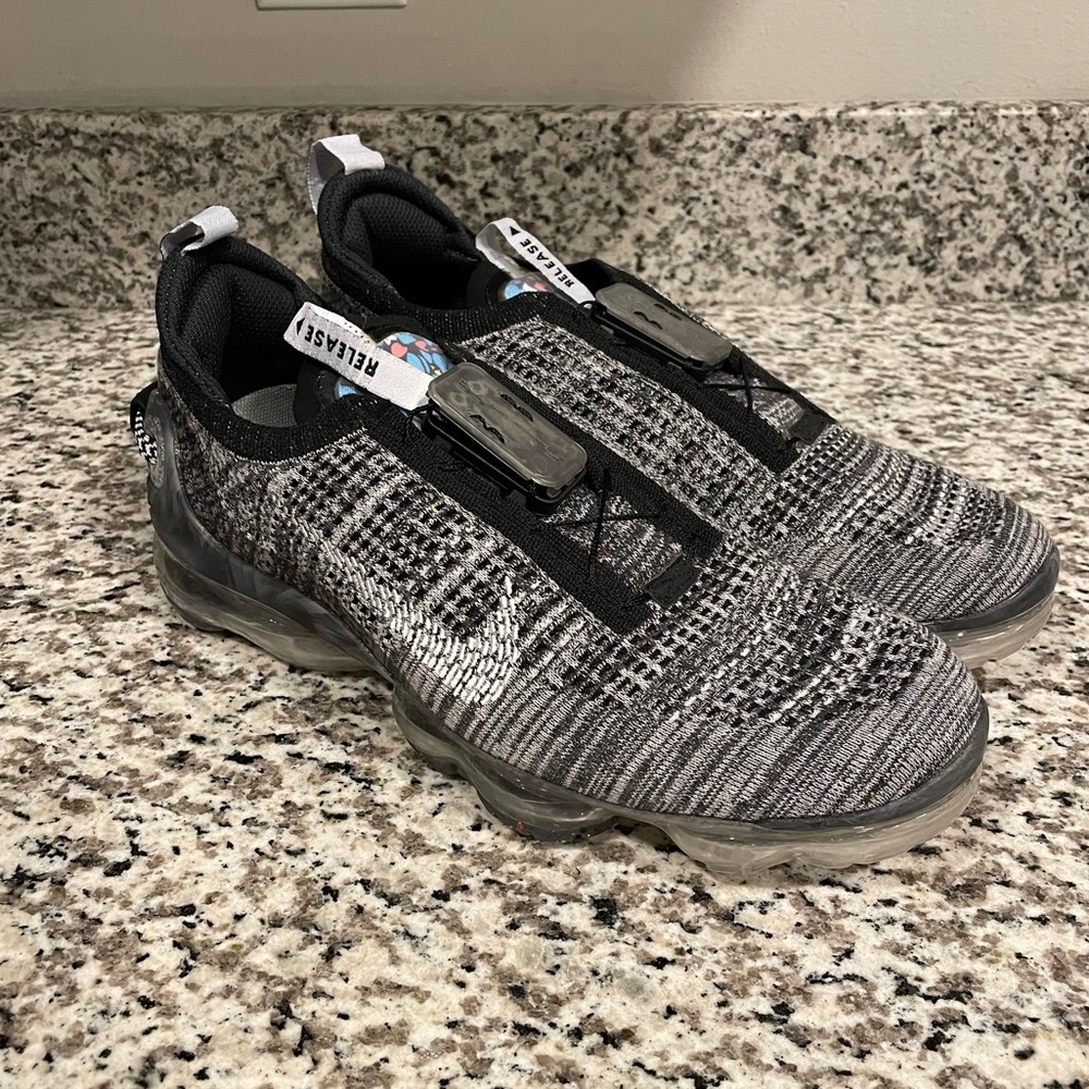 Nike Vapor Max Oreo locking
